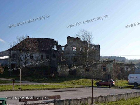 Dbravica - hrad s katieom