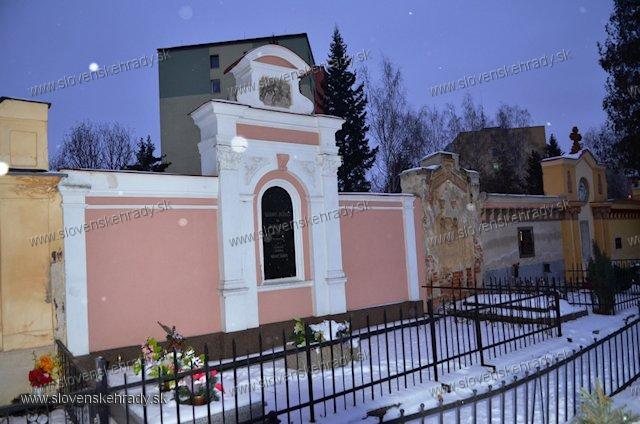 Kemarok - hrobka rodu Pongrcz de Szentmikls et vr a Szentivnyi De Liptszentivn