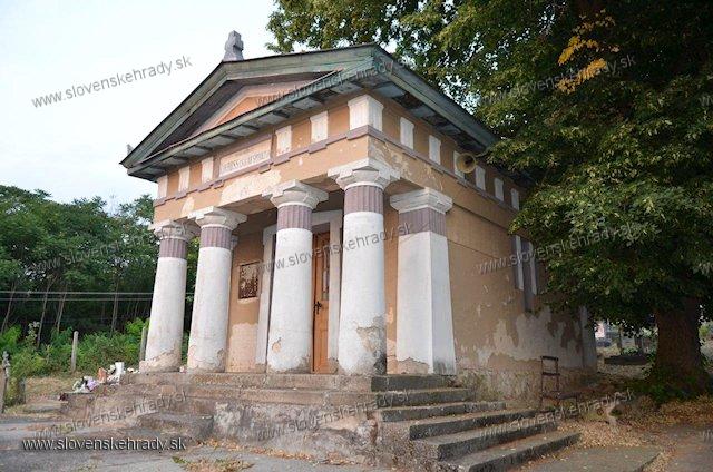 Kolta - hrobka rodu Jaross de nemesmiticzi s weczkei