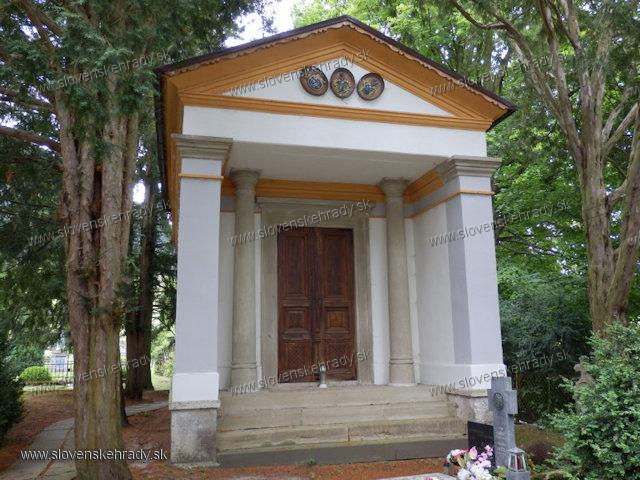 Necpaly - hrobka na cintorne