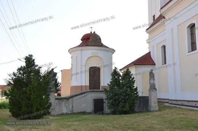 Nitrianska Streda - kaplnka a krypta rodu Zerdahely