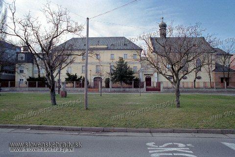 Podunajské Biskupice - barokový kaštieľ