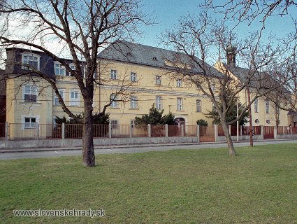Podunajské Biskupice - barokový kaštieľ