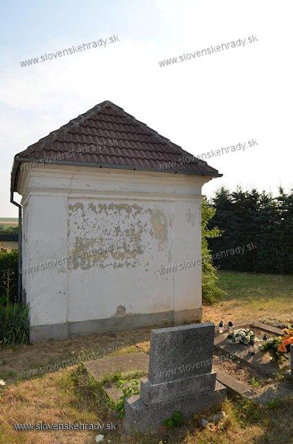 Riovce - kaplnka s hrobkou rodu Sandor de Szlavnicza
