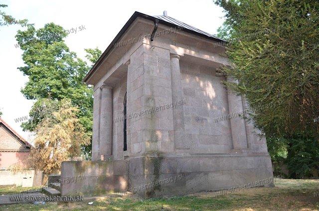 Sldkoviovo - hrobka rodu Kuffner de Dioszegh 