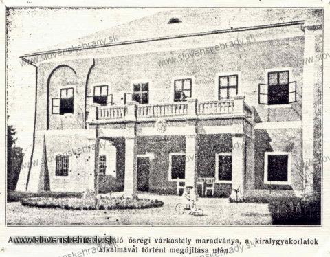 Stropkovsk hrad - Balkn pribudovan v roku 1911. Take fotka na pohadnici z r. 1914 je spred r.1911,po rekotrukcii.