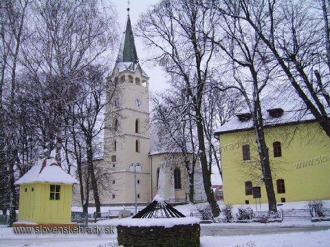 Stropkovsk hrad - zachovan as - katie, rmskokatolcky kostol, hradn studa